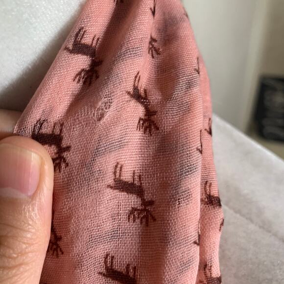 Women's Scarves & Wraps Pink Color - Picture 4 of 7